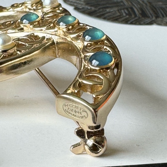 CHANEL Large CC White Pearl And Blue Enamel  Brooch - Picture 9 of 15